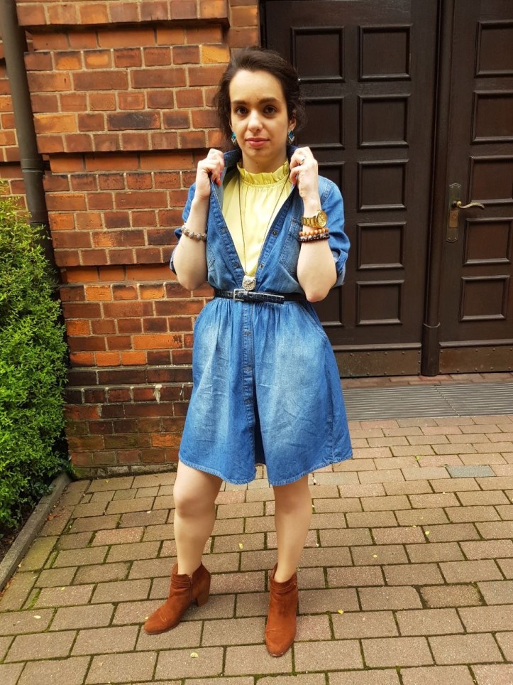 yellow on denim collar up