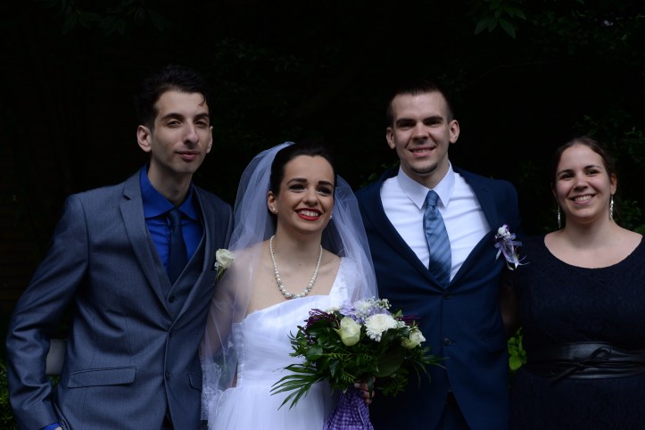 Wedding witnesses dresscode