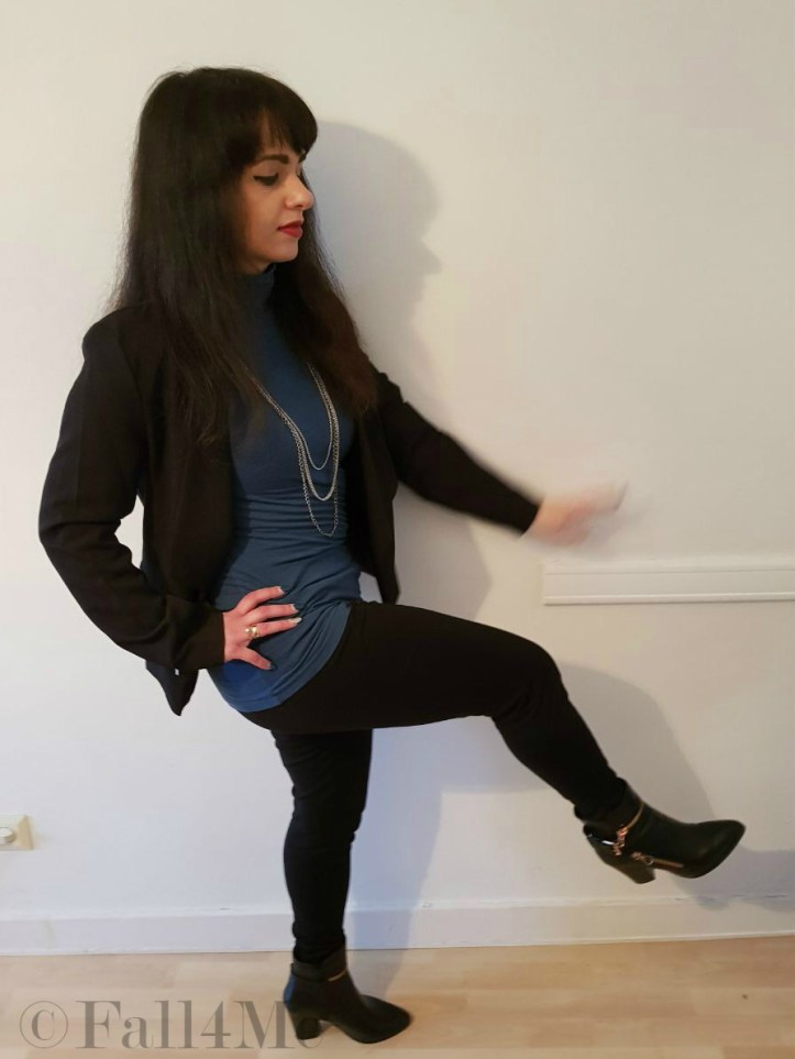 A business outfit with a turtleneck for winter