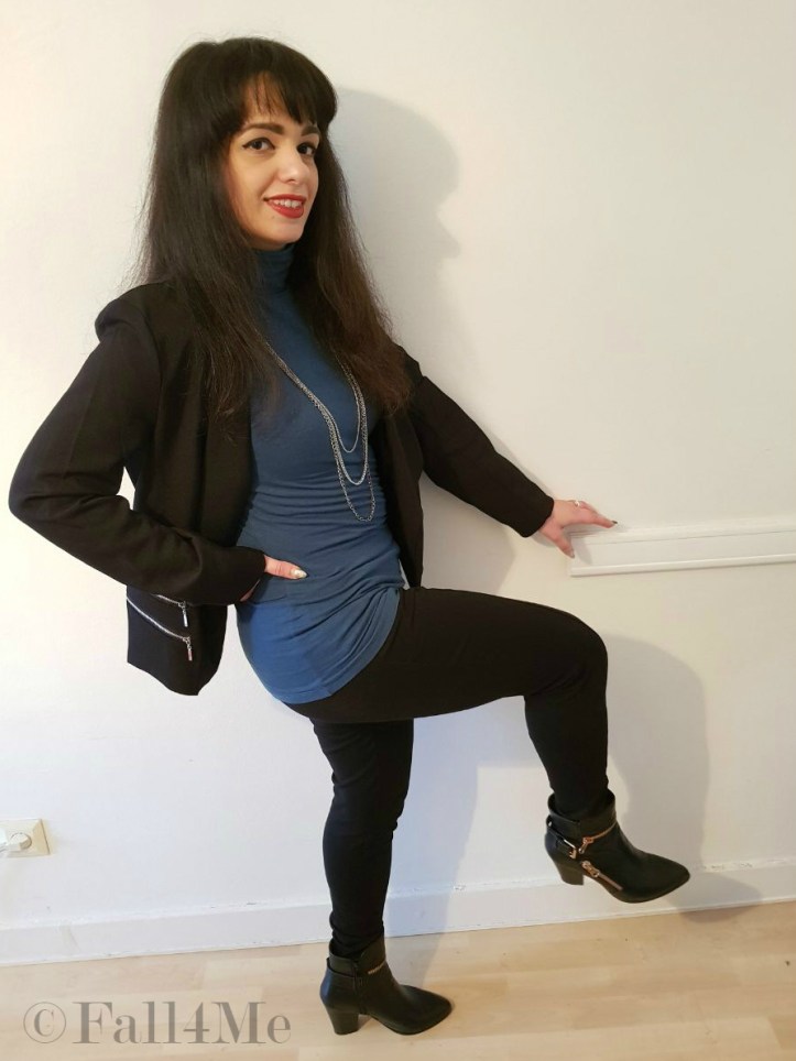 A business outfit with a turtleneck for winter