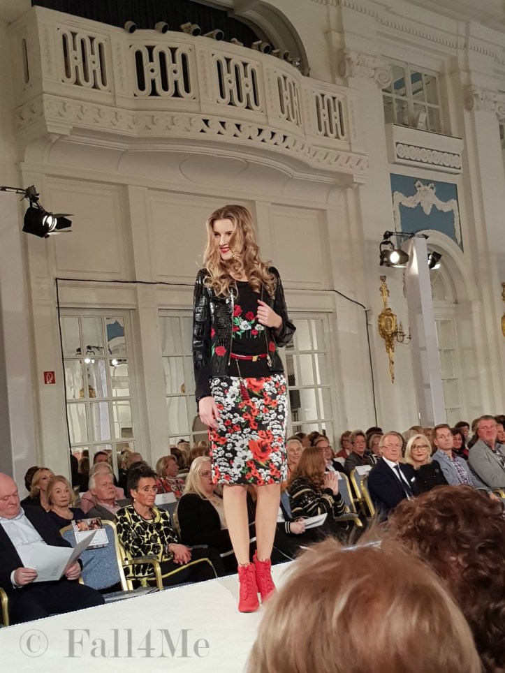 White Meets Black theme by Liz Malraux