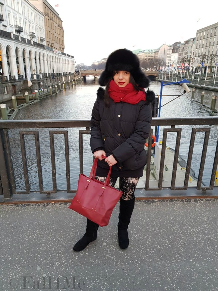 Red black outdoor look