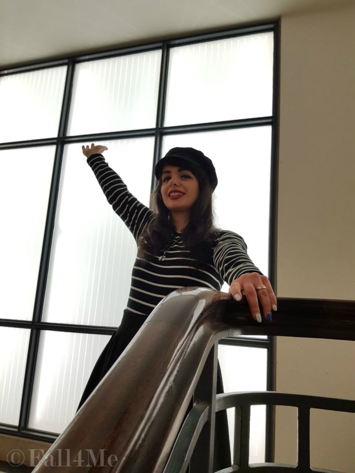 White stripes on black lolita style awakens spring feelings in March