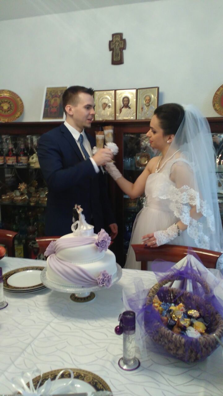 Fall4Me wedding special wedding cake obstacle