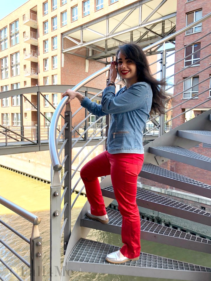 June trend by Fall4Me light denim and red