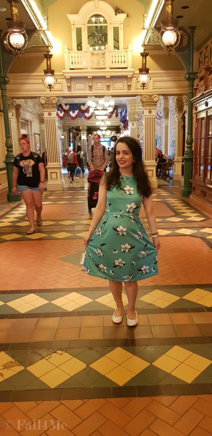 August trend by Fall4Me mint green and cherry magenta