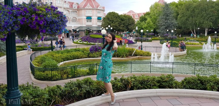 August trend by Fall4Me mint green and cherry magenta