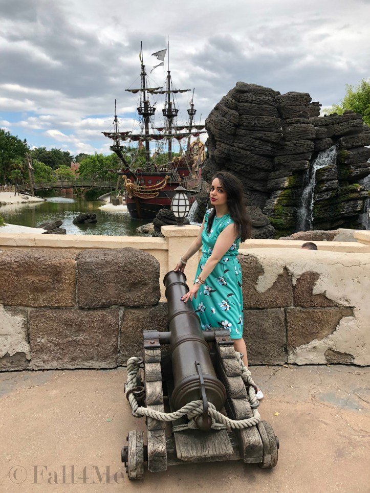 August trend by Fall4Me mint green and cherry magenta