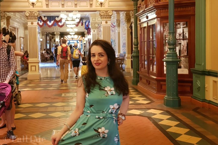 August trend by Fall4Me mint green and cherry magenta