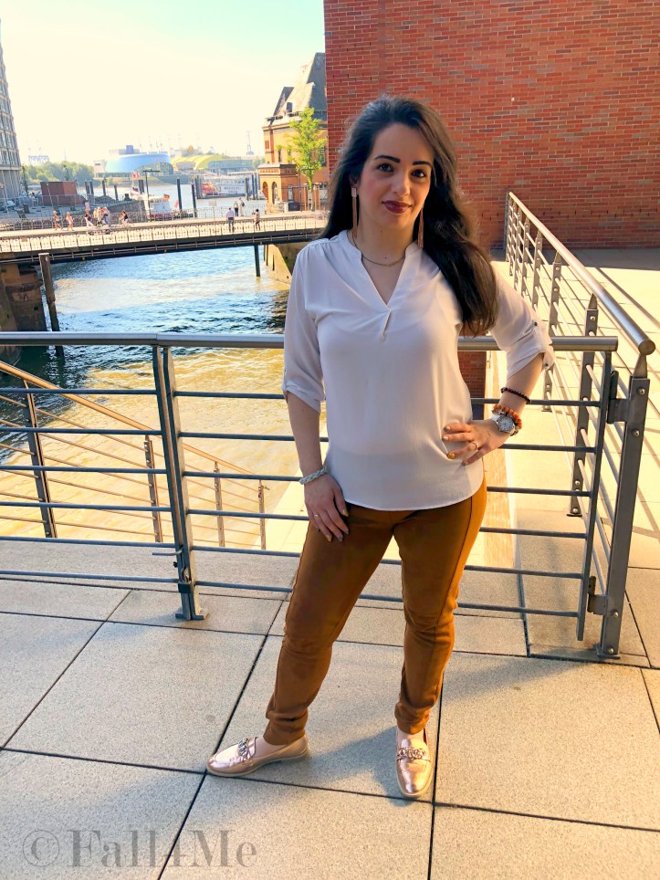 September trend by Fall4Me cognac and white