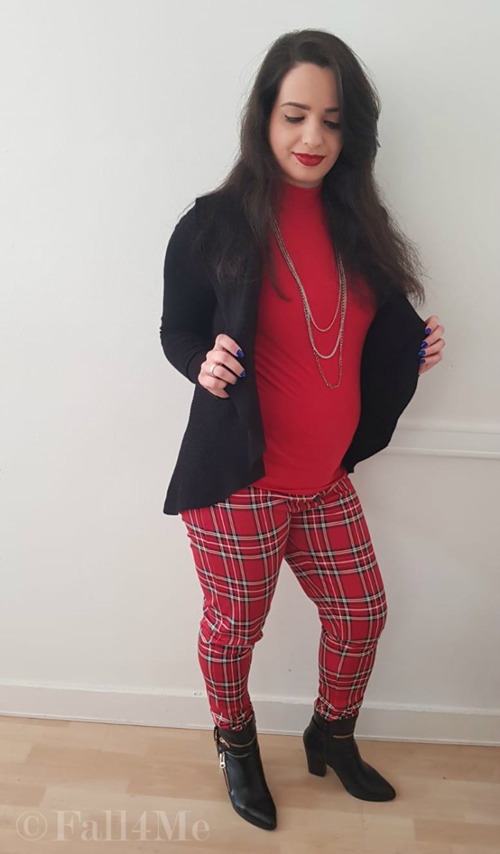 November trend by Fall4Me tartan in red and black