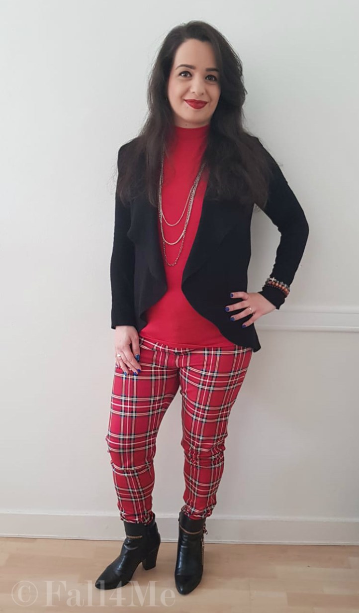 November trend by Fall4Me tartan in red and black
