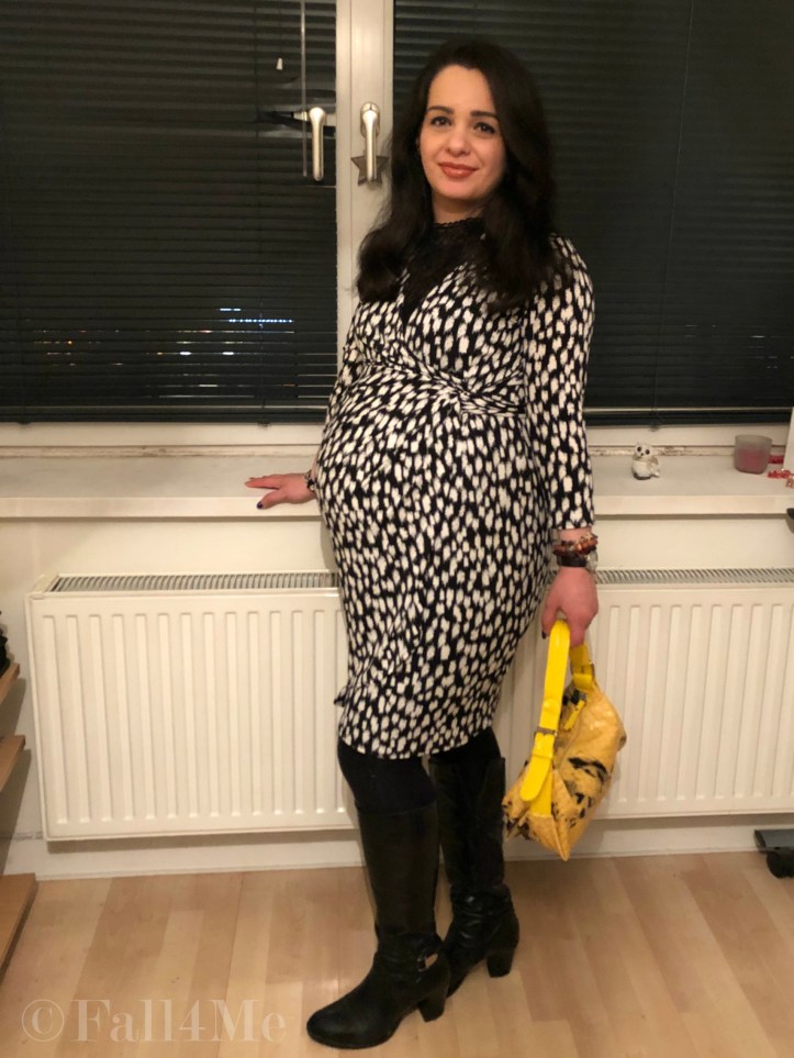 Black and white meet yellow accents for the beginning of the new year