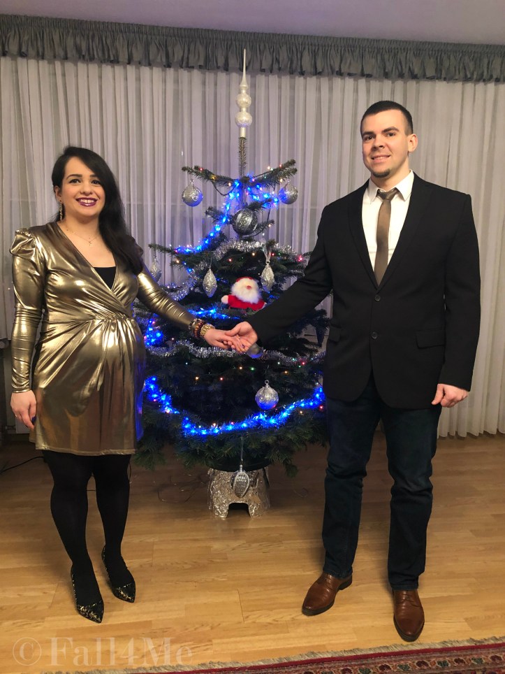 Johanna and husband Florian from Fall4Me in gold for Christmas