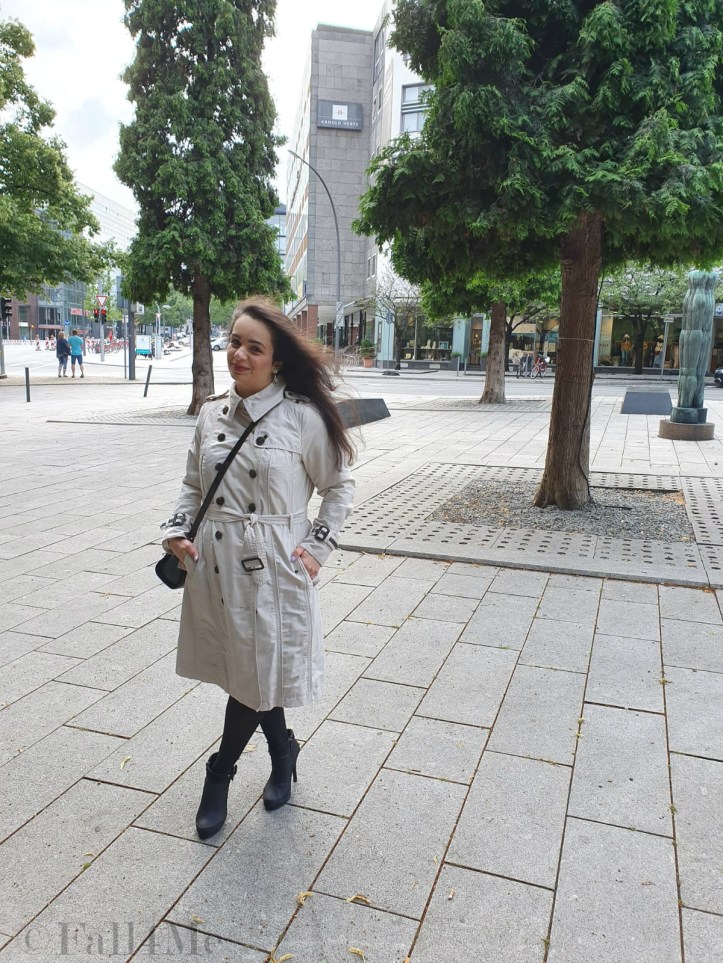 Classy trench coat combined with black