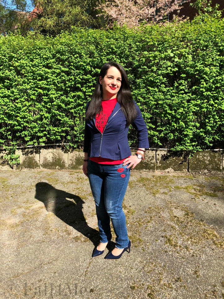 Fall4Me trend two in one: red lips and blue and red and navy