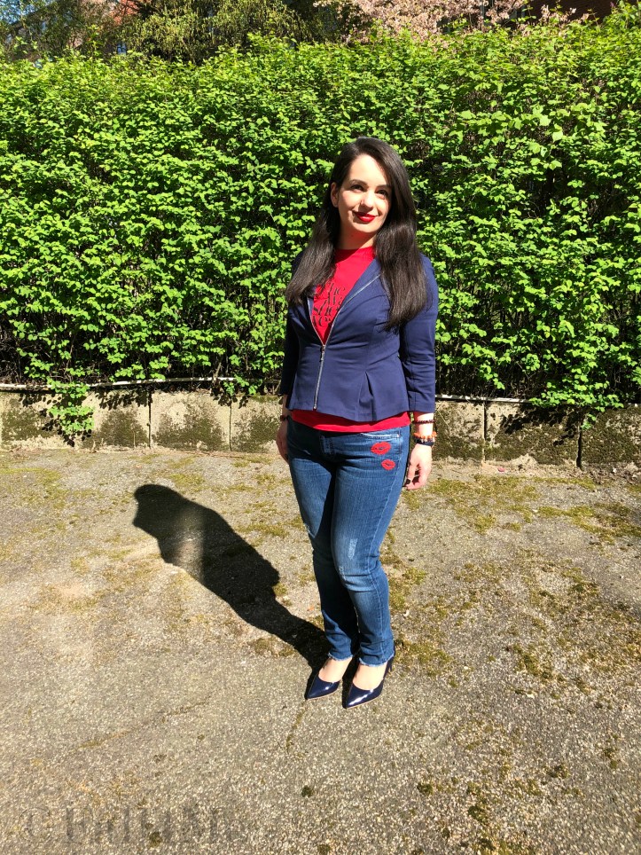 Fall4Me trend two in one: red lips and blue and red and navy