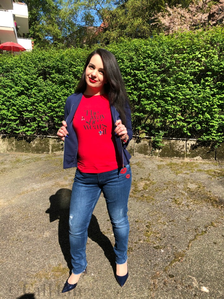 Fall4Me trend two in one: red lips and blue and red and navy