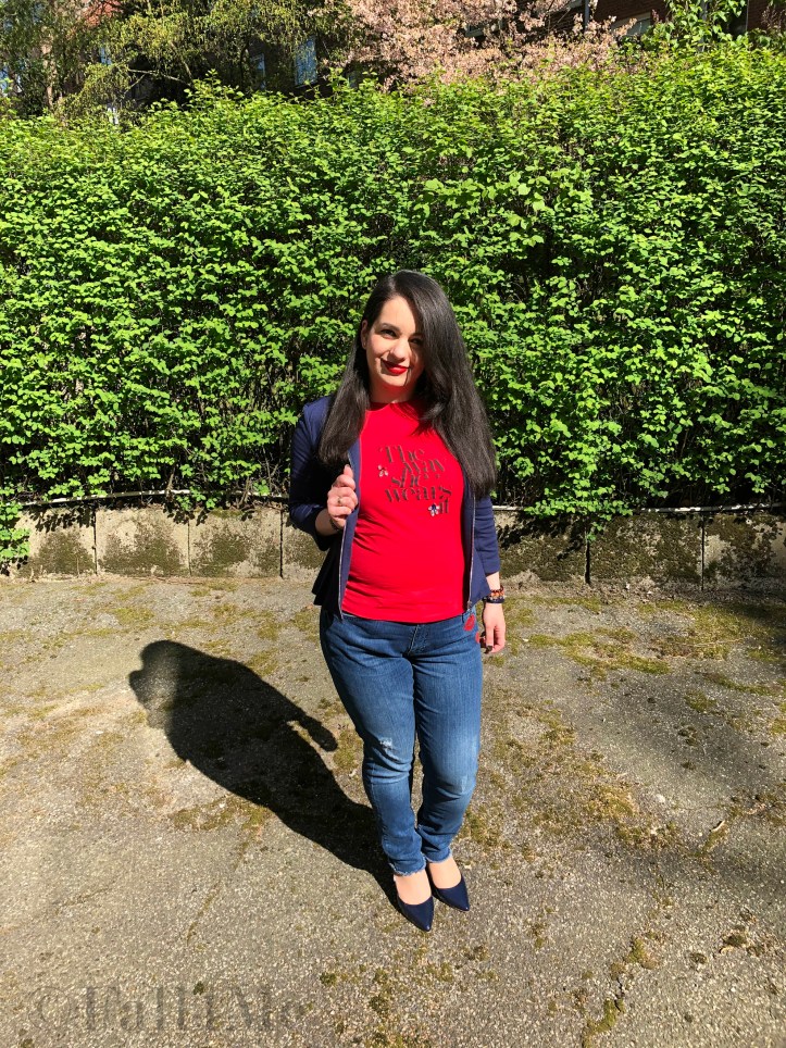 Fall4Me trend two in one: red lips and blue and red and navy