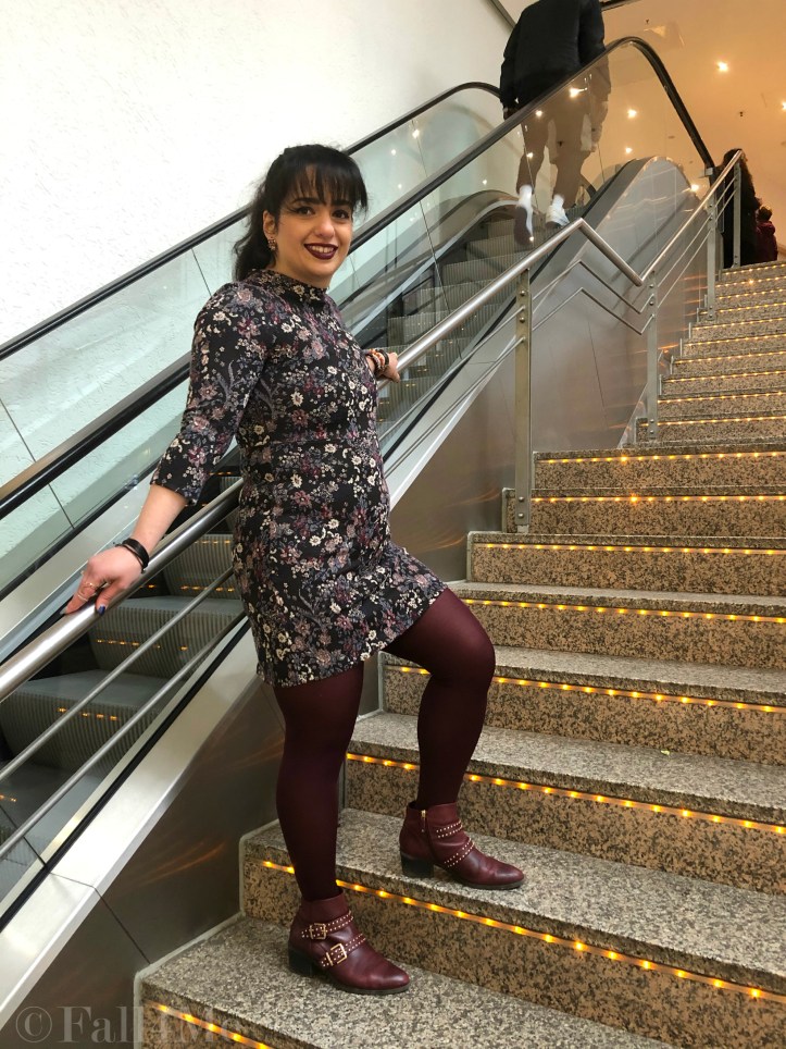 Burgundy is back for autumn with flowers and leather accessories.