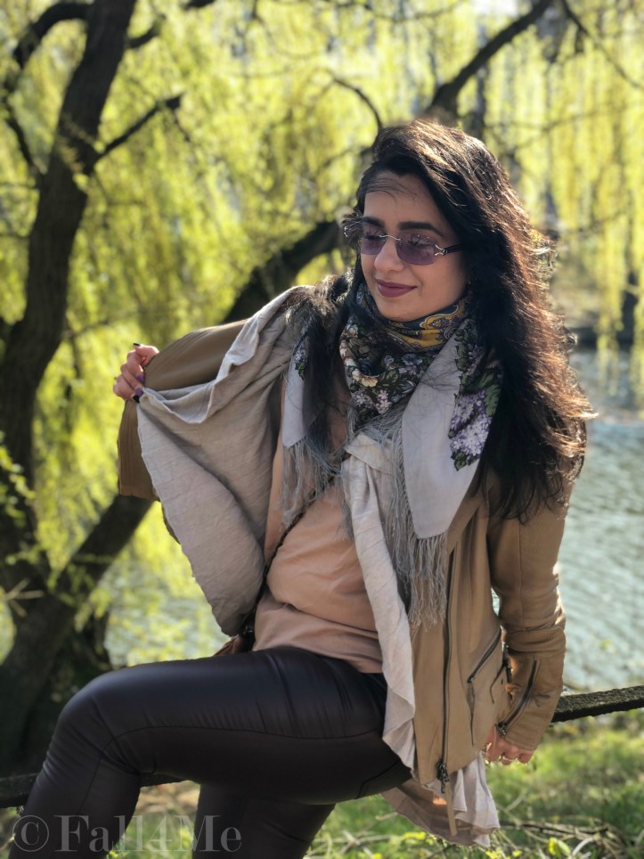 Lavender accents worn with non-black leather-optics and beige powder-shades.