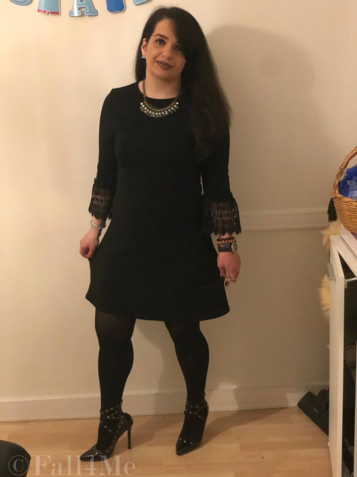 The Christmas outfit for 2019: The LBD with metallic accents