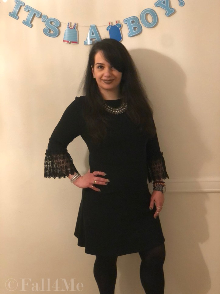 The Christmas outfit for 2019: The LBD with metallic accents