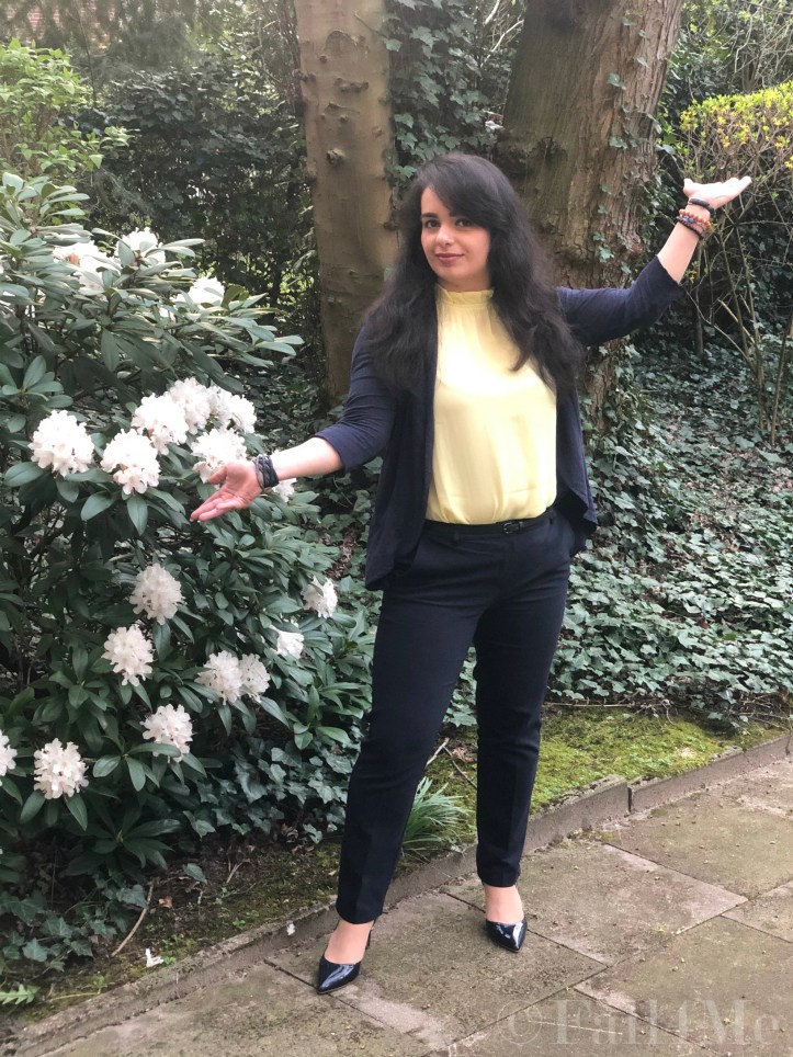 A classy elegant look in navy and lemon