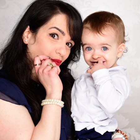 Family shooting in the trendy navy style.