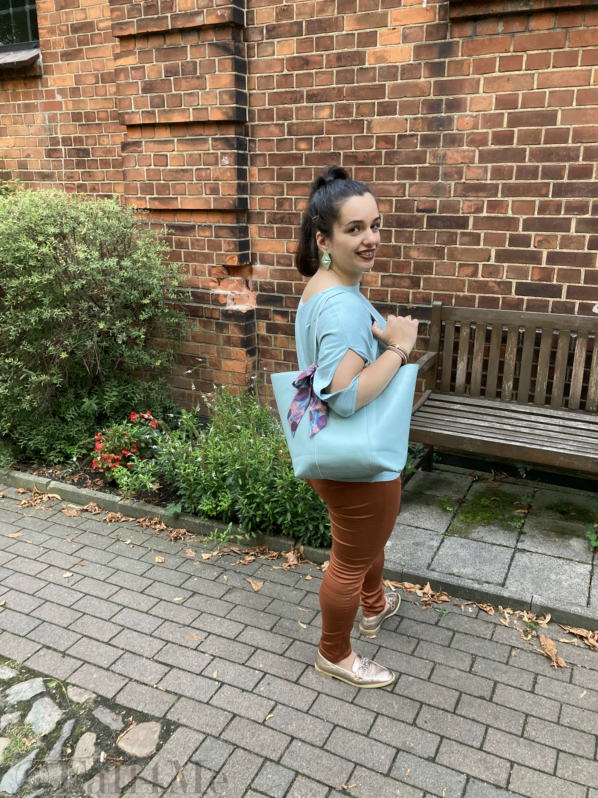 Mint worn with mocha shades.