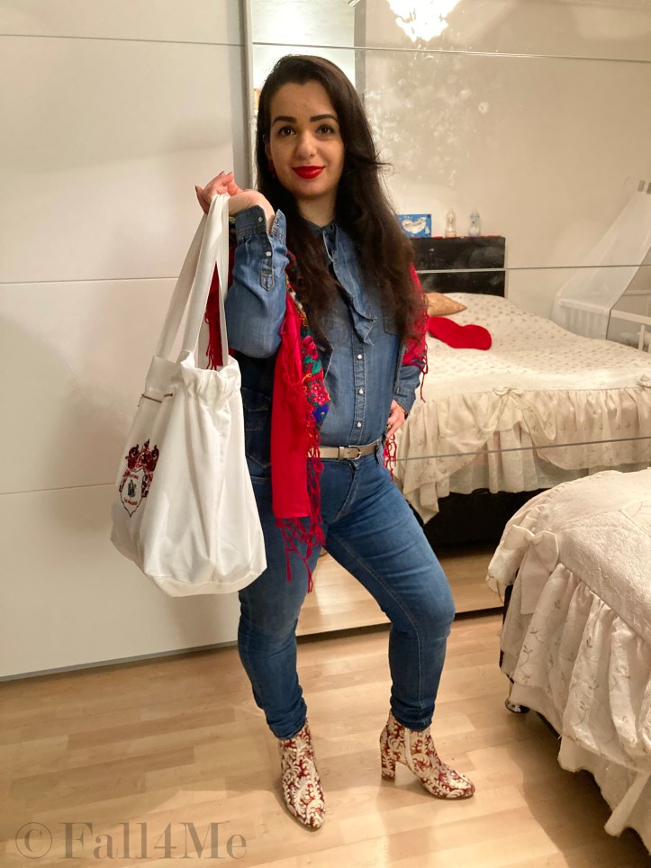 Red 15 per cent with accessories in red.