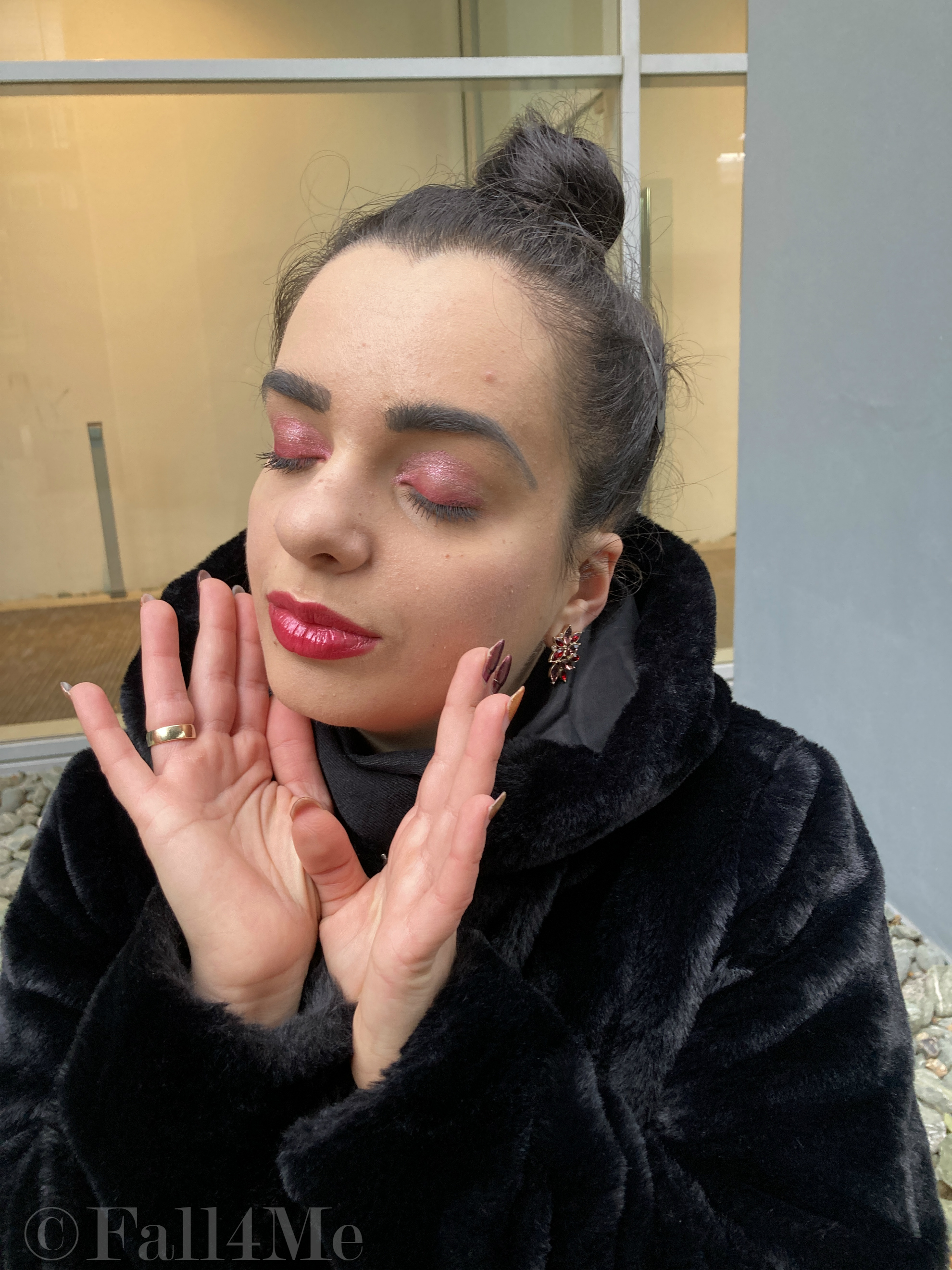 No tolerance. Rose pink make-up.