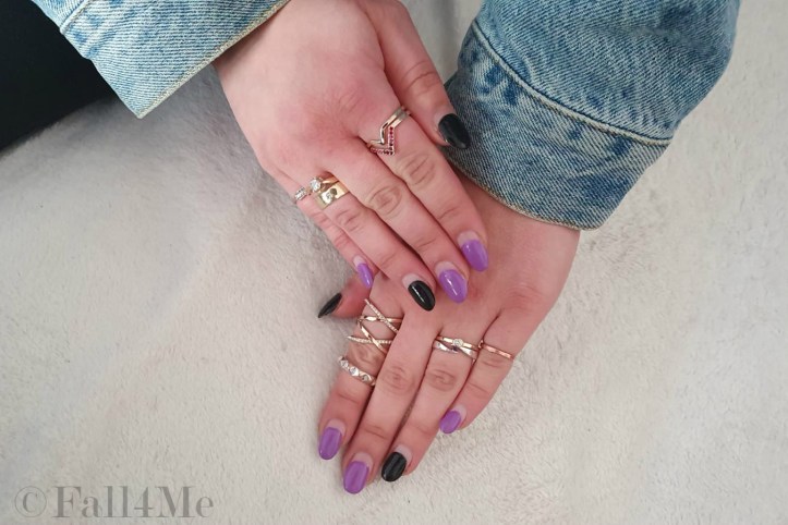 Nails in black & purple.