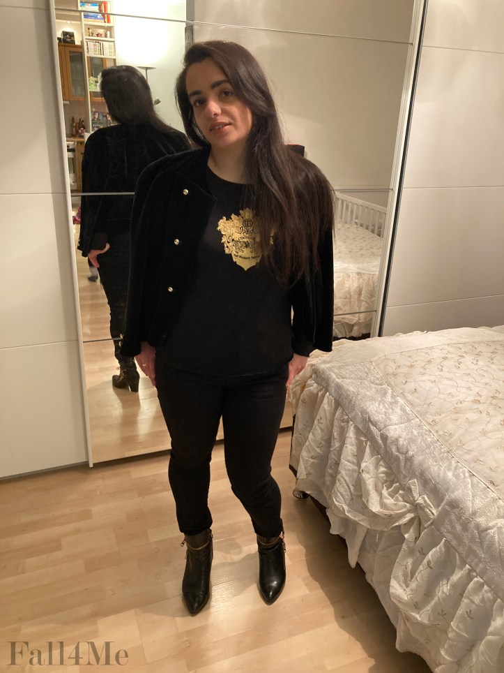 Black velvet and golden shimmer.