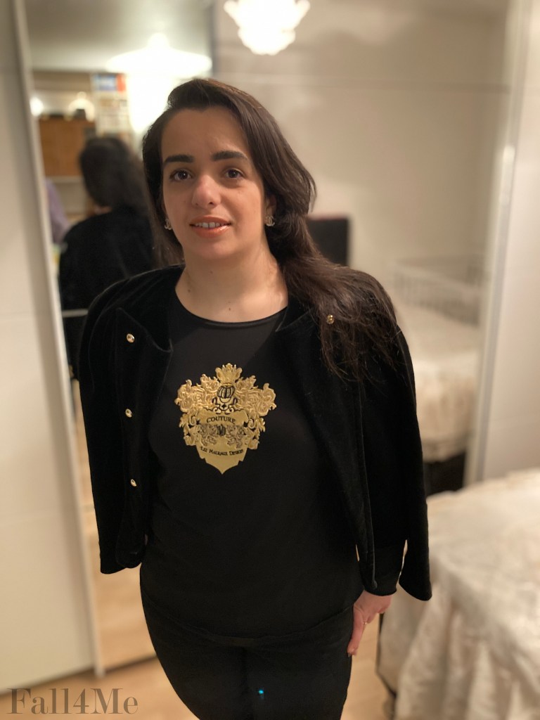 Black velvet and golden shimmer.