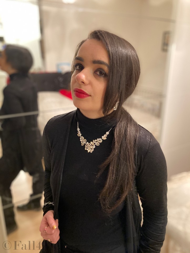 The Tiffany style combined with red lips and smokey dramatic eyes.