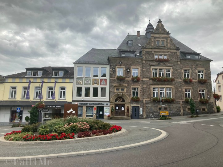 Leaving the city center of Saarburg.