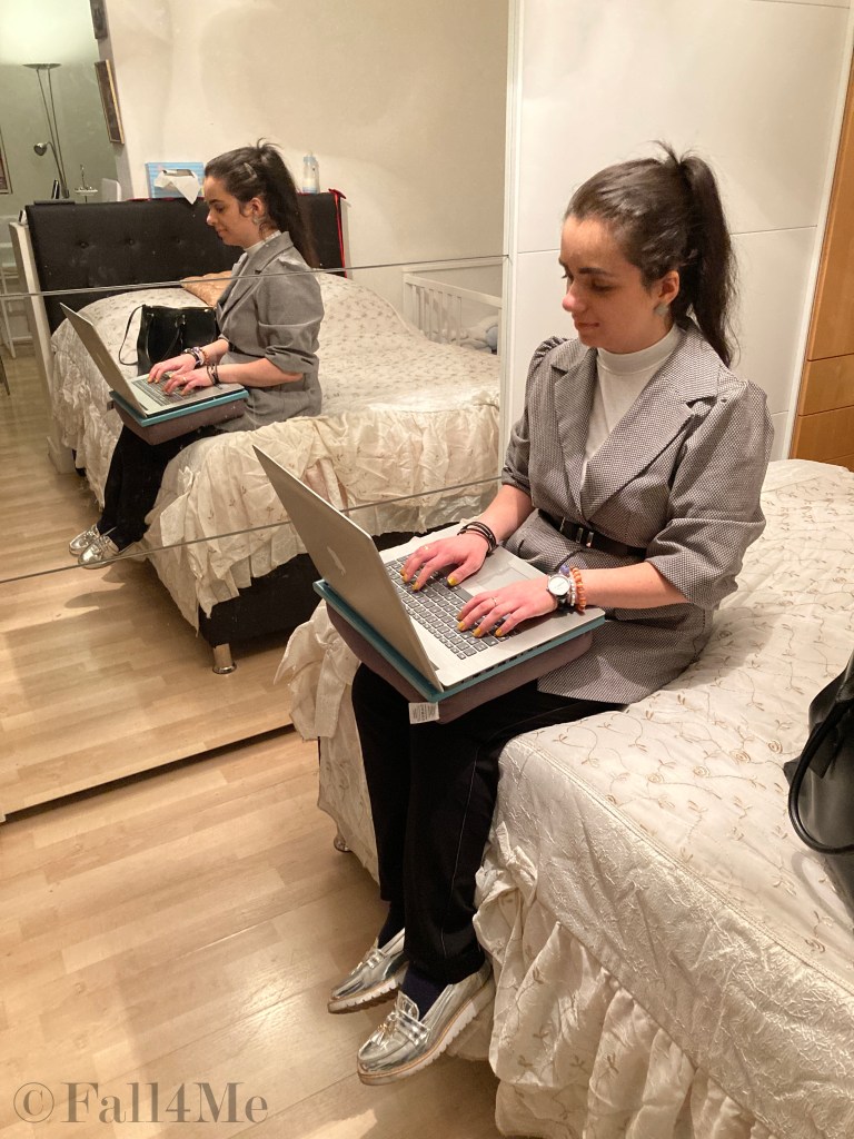 Feminine casual office style for home.