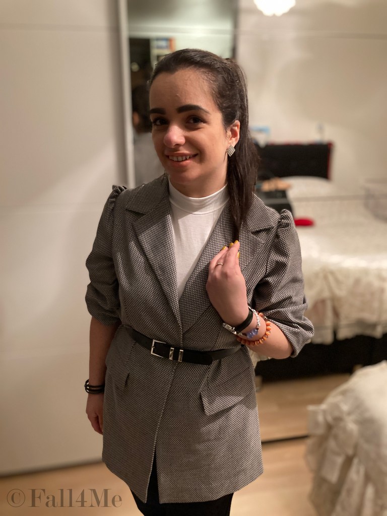 Feminine casual office style for home.