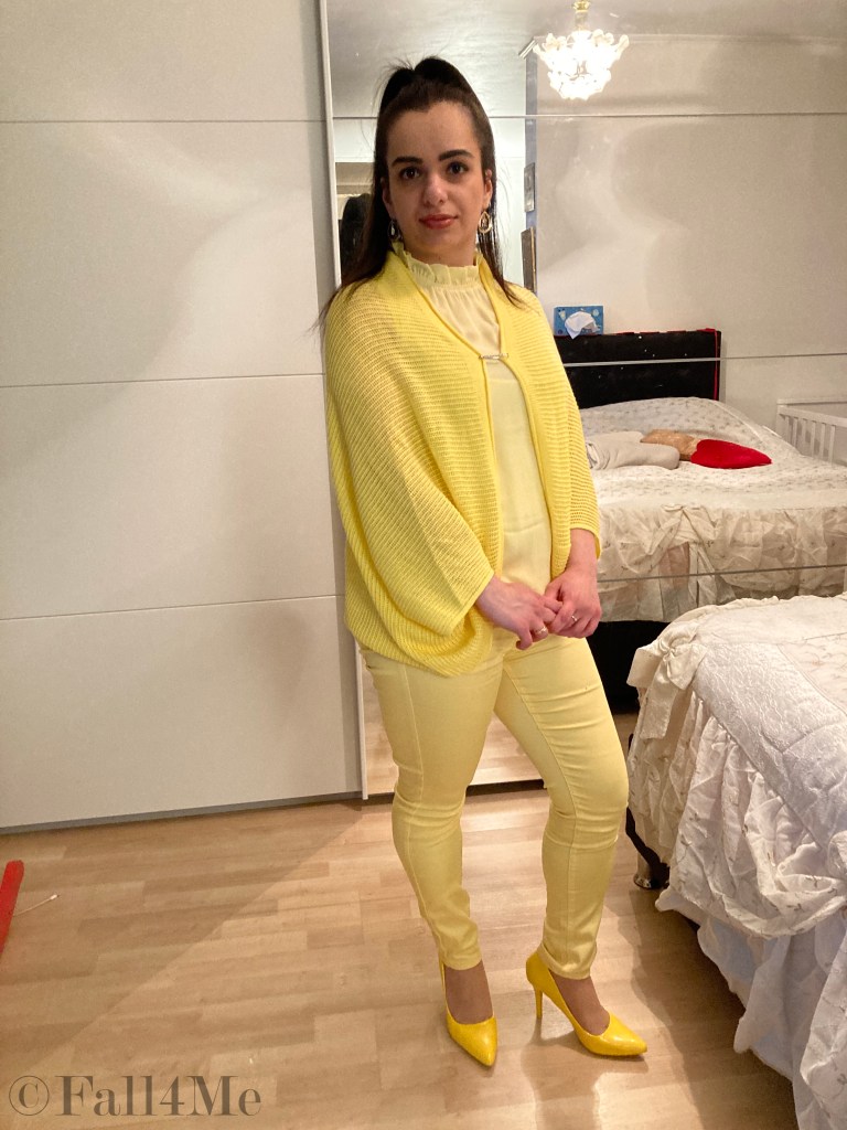 A look completely but in different shades of yellow.
