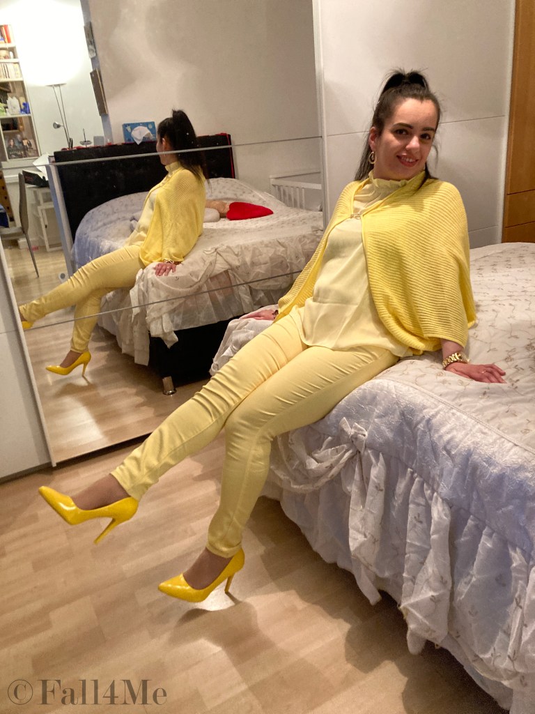 A look completely but in different shades of yellow.