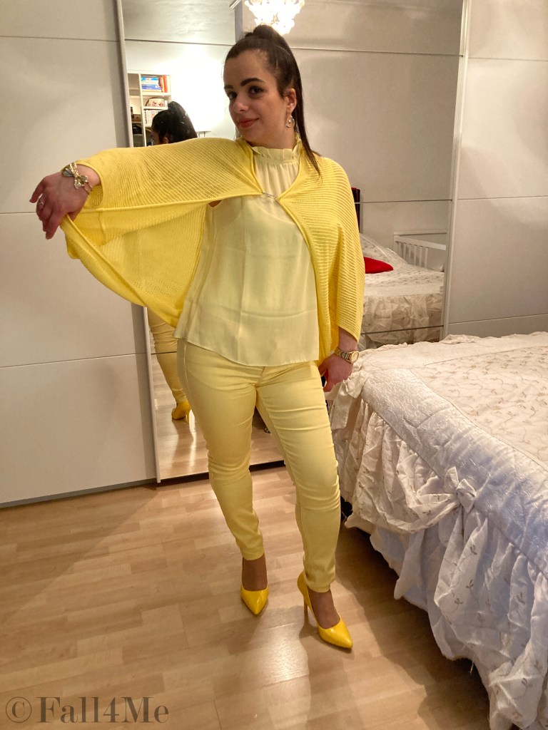 A look completely but in different shades of yellow.