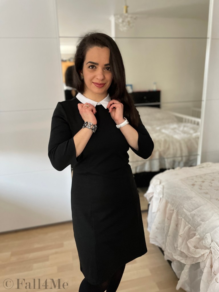 Casual elegance with mocassins, a statement collar and a comfortable dress.