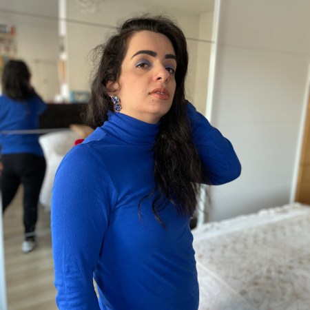 Trend sneaker worn in a simple look.