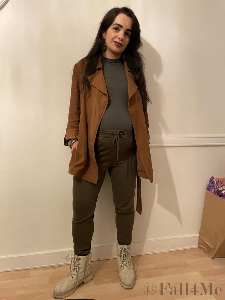 Amazon and jungle style put into reality with colors and mixed-printed with the accessories.