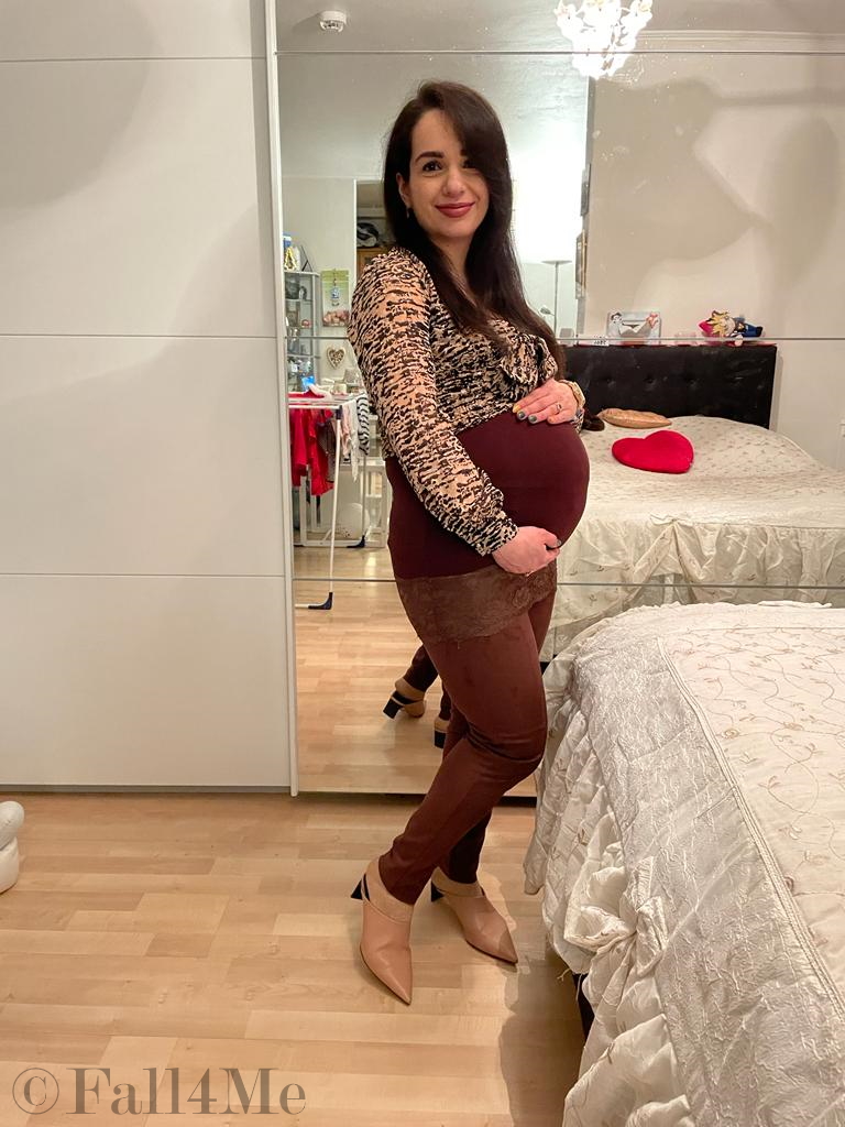 An brown all over look with different shades.