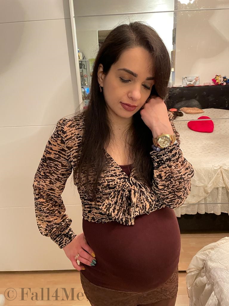 An brown all over look with different shades.