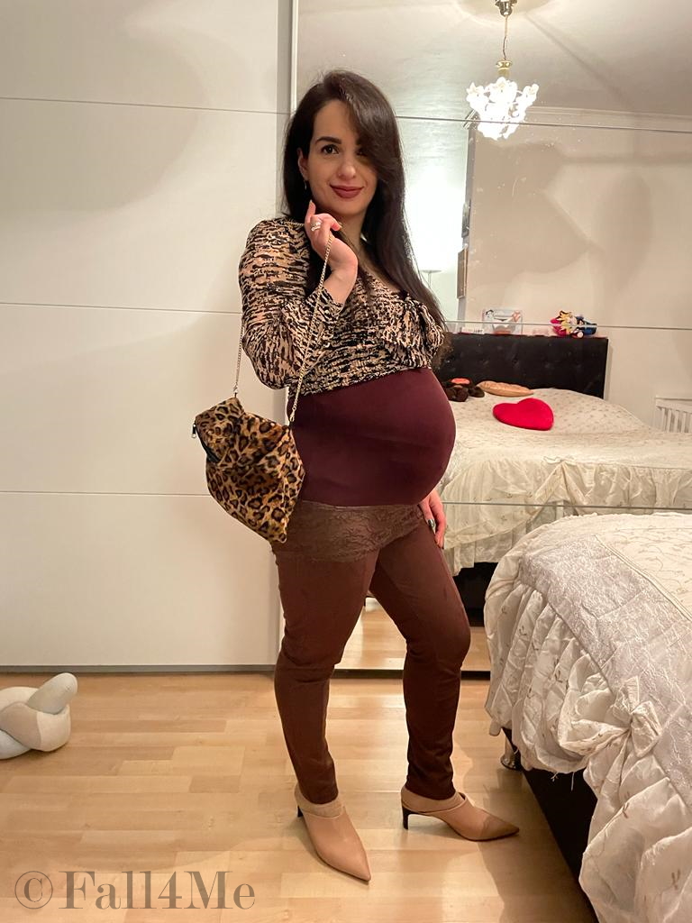 An brown all over look with different shades.