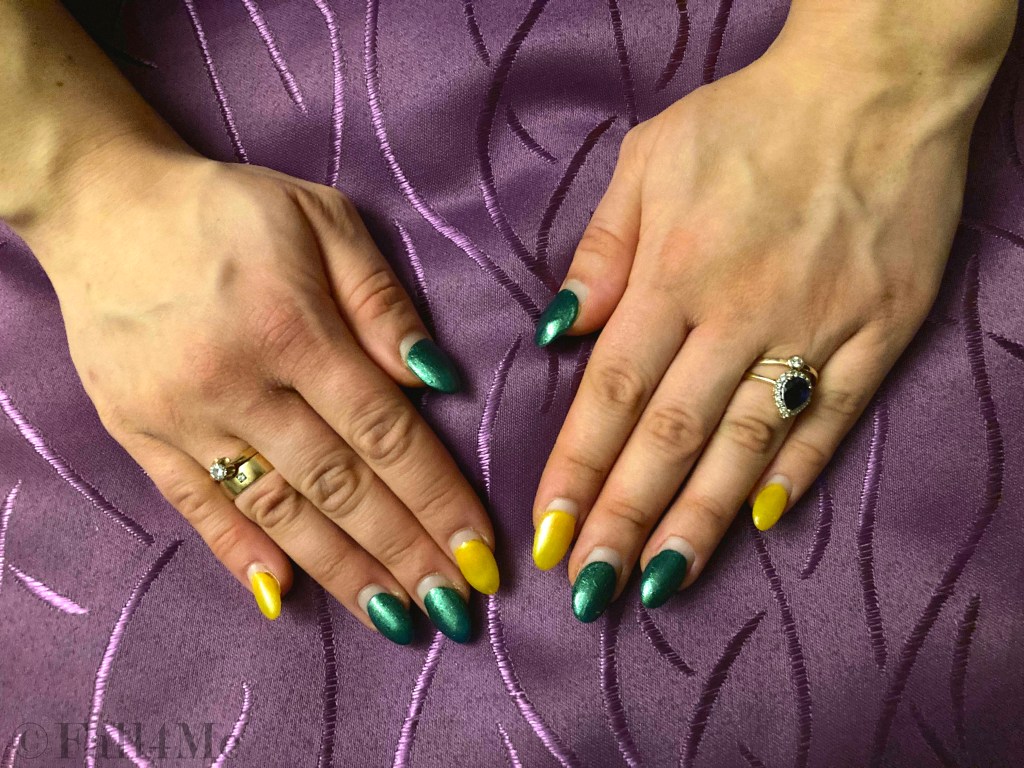 Fortune colors for the year of the ox are green and yellow.