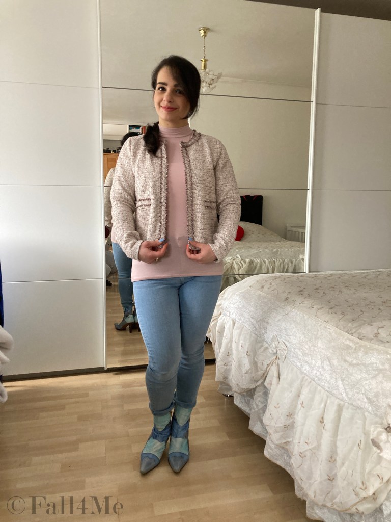 Light denim combined with soft shades of peach and pink.